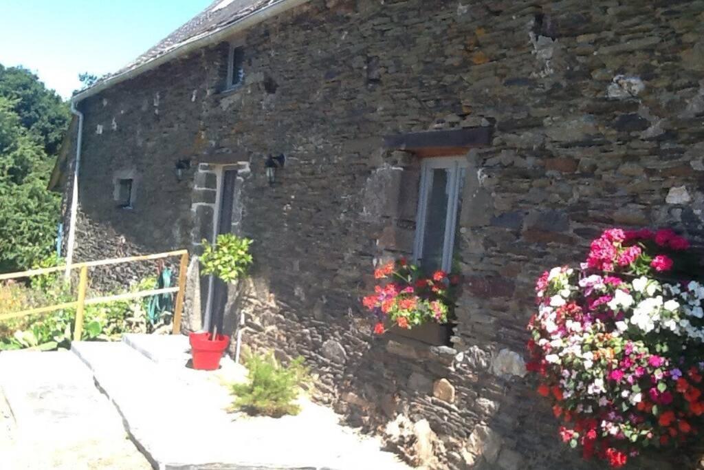 Les Ecuries Is A Modern Renovated Barn Villa Laniscat Luaran gambar